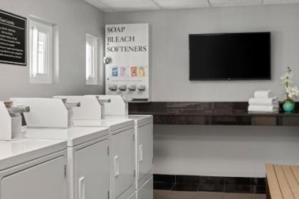 Peacock Suites - image 32