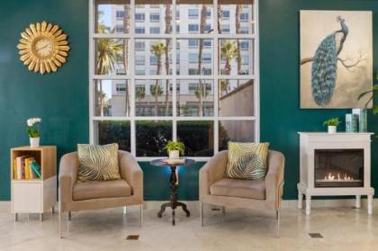 Peacock Suites - image 33
