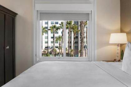 Peacock Suites - image 13