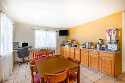 Days Inn by Wyndham Andover - image 10