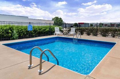 Days Inn by Wyndham Andover - image 4