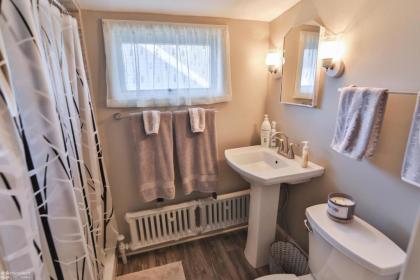 Lizard Creek Inn - image 10