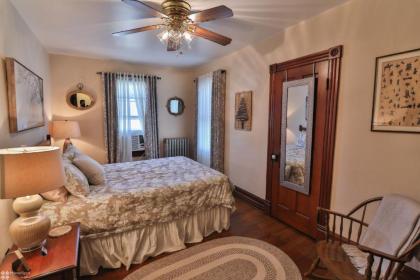 Lizard Creek Inn - image 14