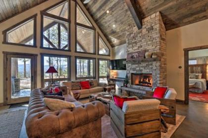 Custom Mountain Home Views Hot Tub and Fire Pit!