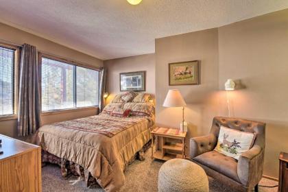 Charming Angel Fire Condo with Ski Slope Access - image 13
