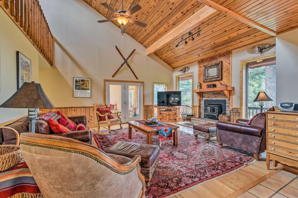 Spacious Retreat Less Than 5 Mi to Angel Fire Resort! - main image