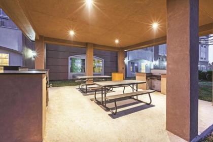 La Quinta by Wyndham Angleton - image 3