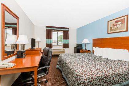 Days Inn by Wyndham Ankeny - Des Moines - image 6