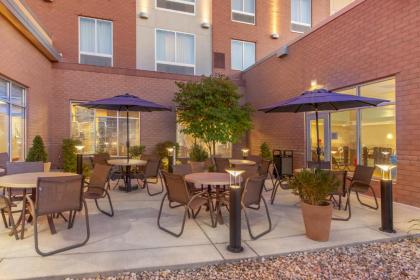 Hilton Garden Inn Ann Arbor - image 8