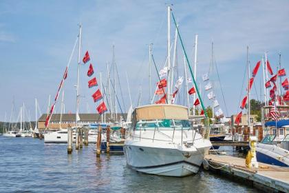 Annapolis Waterfront Hotel Autograph Collection - image 9