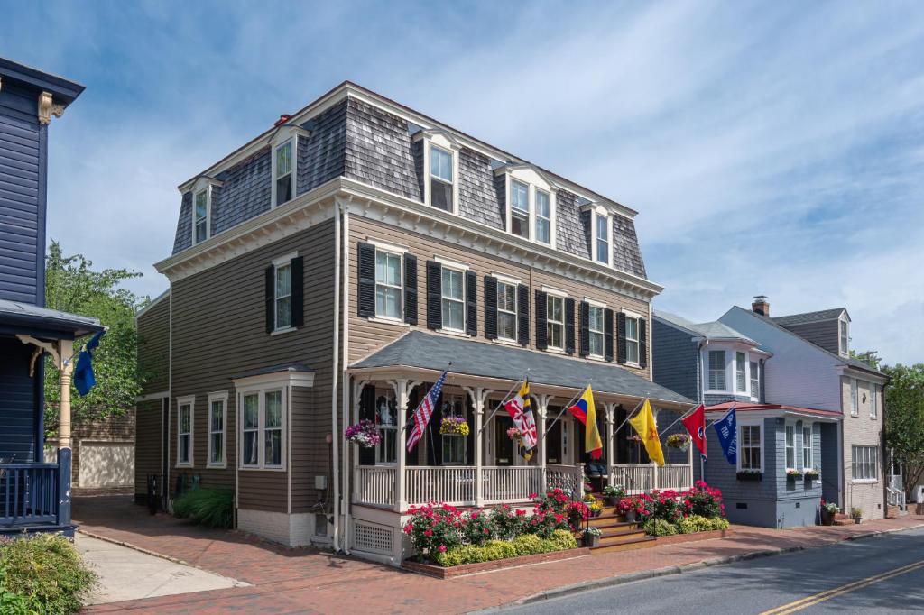 Flag House Inn - main image