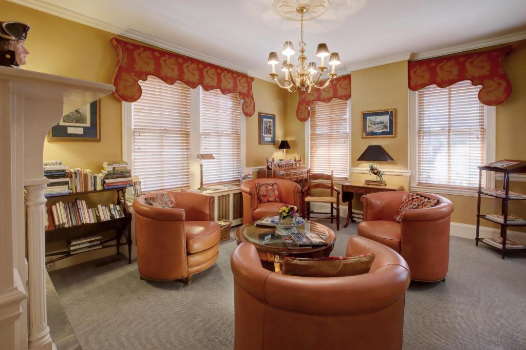 Flag House Inn - image 5