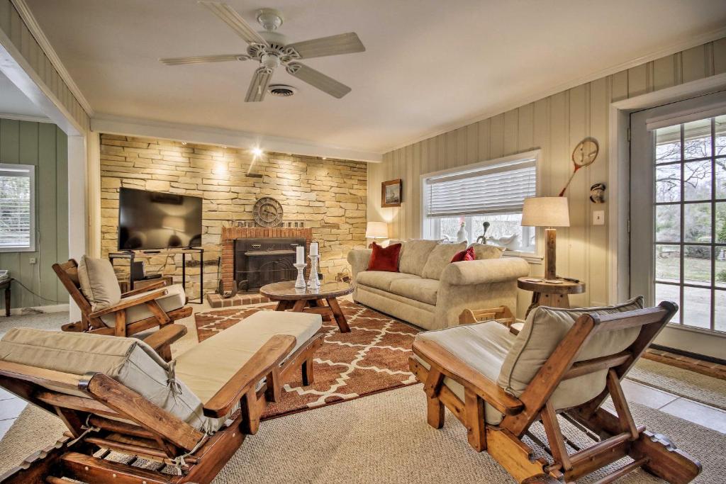 Waterfront Annapolis Home Fire Pit and Fishing Pier - main image