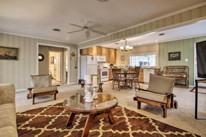 Waterfront Annapolis Home Fire Pit and Fishing Pier - image 2