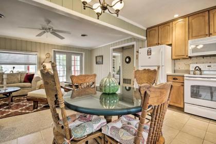 Waterfront Annapolis Home Fire Pit and Fishing Pier - image 7