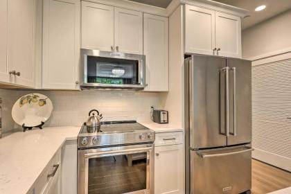 Chic Condo with Balcony 1Mi to Annapolis Harbor - image 10