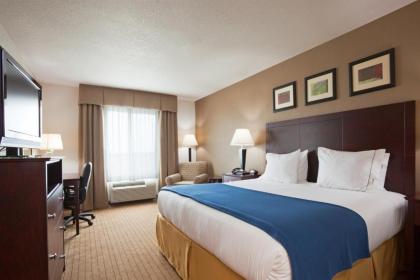 Holiday Inn Express Hotel & Suites Antigo an IHG Hotel - image 10