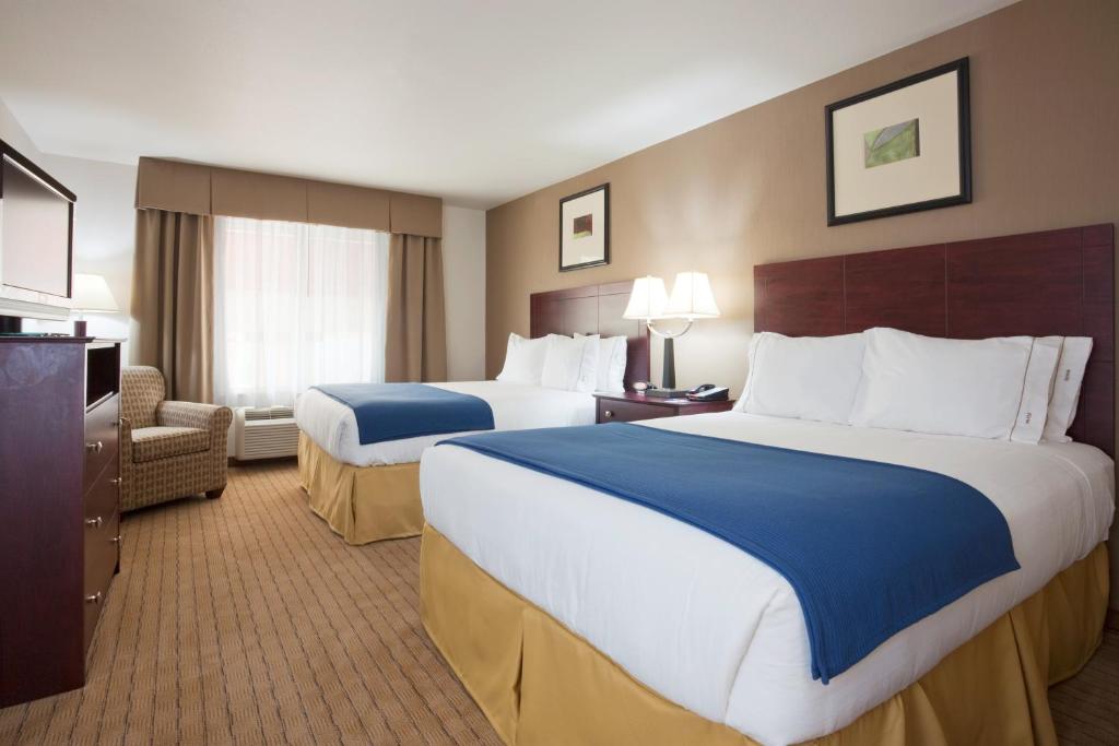Holiday Inn Express Hotel & Suites Antigo an IHG Hotel - image 2