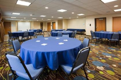 Holiday Inn Express Hotel & Suites Antigo an IHG Hotel - image 9