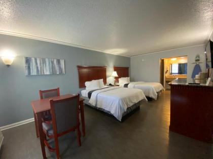 Quarters Inn & Suites - image 3