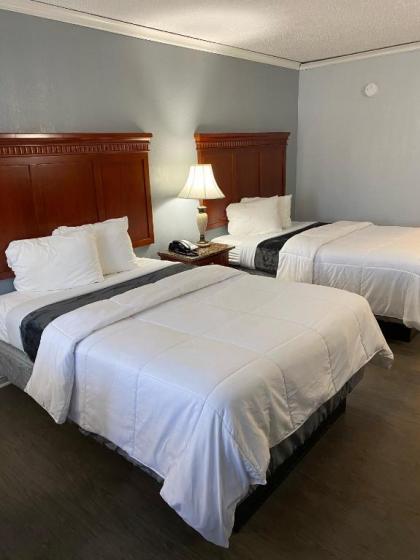 Quarters Inn & Suites - image 6