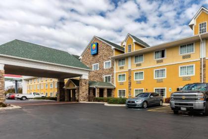 Comfort Inn & Suites - image 14