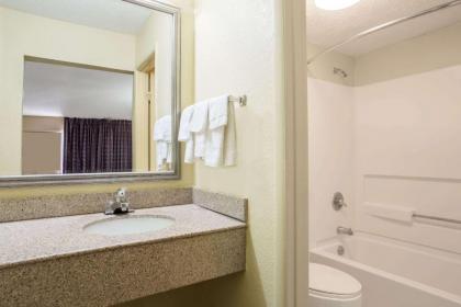 Knights Inn Nashville Antioch - image 3