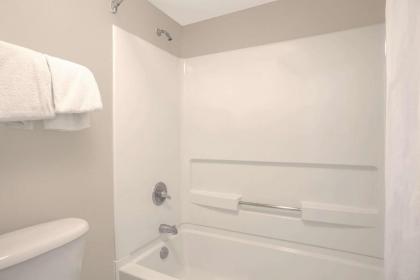 Knights Inn Nashville Antioch - image 4