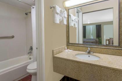Super 8 by Wyndham Antioch/Nashville South East - image 5