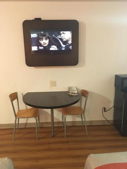 Motel 6-Apache Junction AZ - image 14