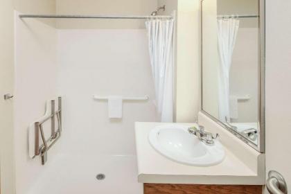 WoodSpring Suites Raleigh Apex - image 9