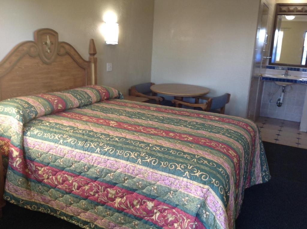Apple Valley Motel - image 2