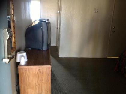 Apple Valley Motel - image 8