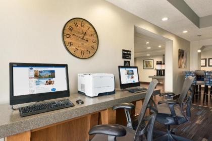 Hampton Inn Appleton-Fox River Mall Area - image 12