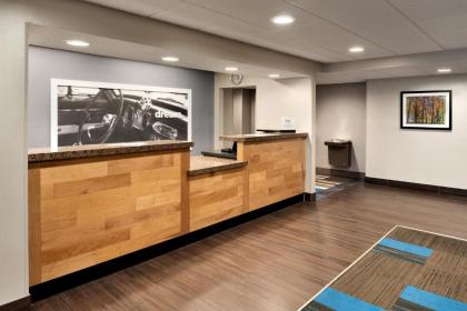 Hampton Inn Appleton-Fox River Mall Area - image 4