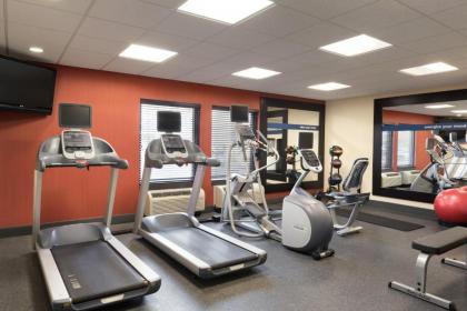 Hampton Inn Appleton-Fox River Mall Area - image 9