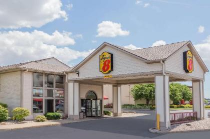 Super 8 by Wyndham Appleton - image 13