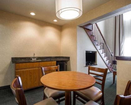 Comfort Suites Appleton Airport - image 5