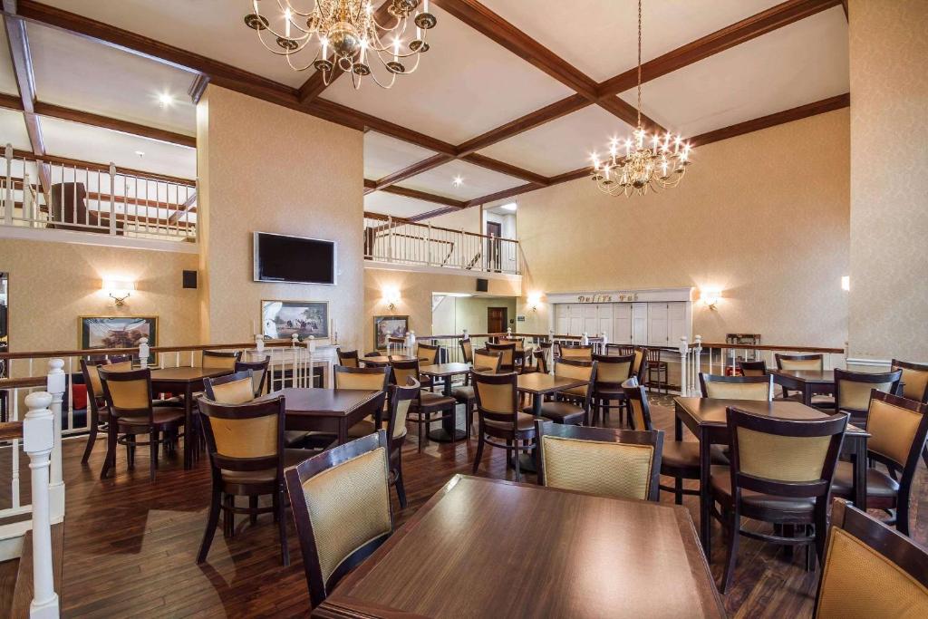 Comfort Suites Appleton Airport - image 6