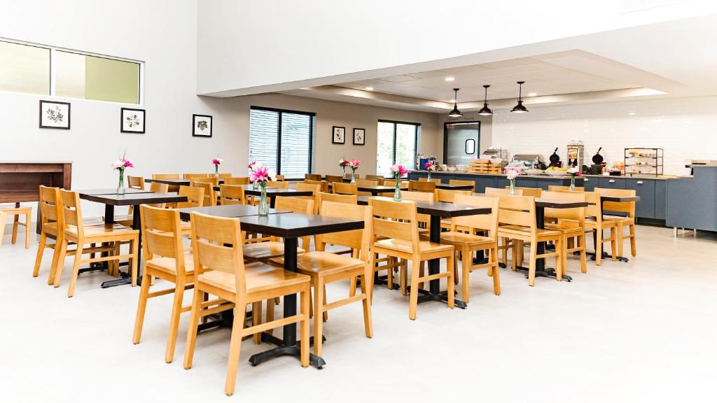 Country Inn & Suites by Radisson Appleton WI - image 5