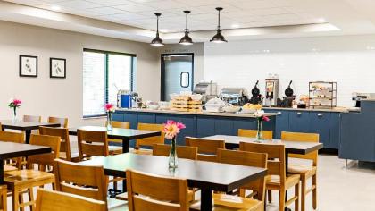 Country Inn & Suites by Radisson Appleton WI - image 7