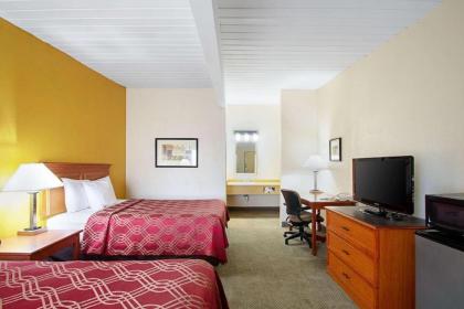 Travelodge by Wyndham Appleton - image 10
