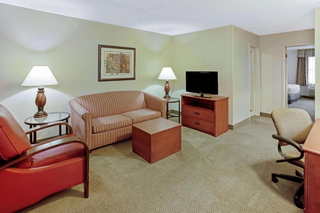 La Quinta by Wyndham Appleton College Avenue - image 6