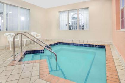 Microtel Inn and Suites by Wyndham Appleton - image 12