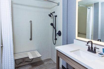 Four Points by Sheraton Appleton - image 3