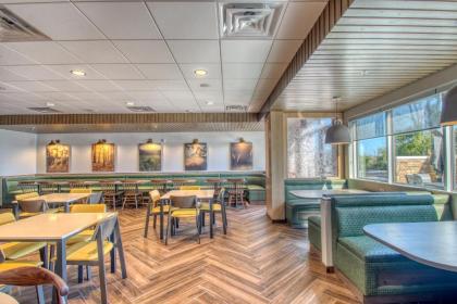 Fairfield Inn & Suites by Marriott Appleton - image 9