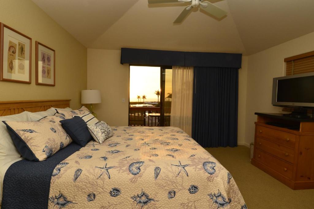 Romantic Getaway to Seascape Villa - main image
