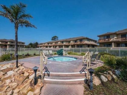 Romantic Getaway to Seascape Villa - image 4