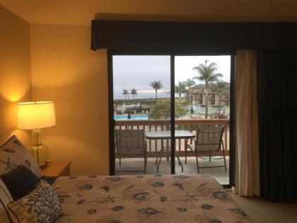 Romantic Getaway to Seascape Villa - image 9