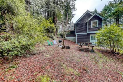 Serene Redwood Retreat - image 7